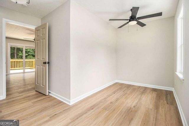 127 Lee Road, Senoia, GA 30276