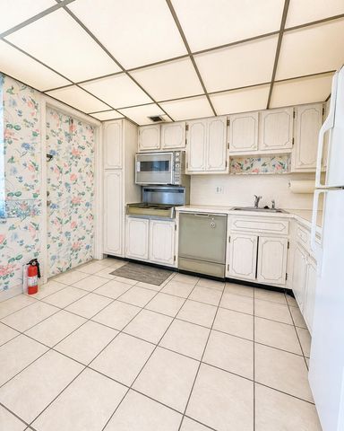 2900 N Palm Aire Drive 307, Pompano Beach, FL 33069