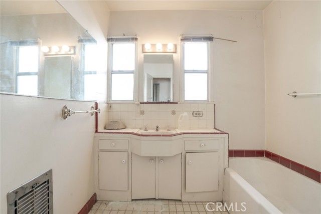 611 S Sparks Street, Burbank, CA 91506