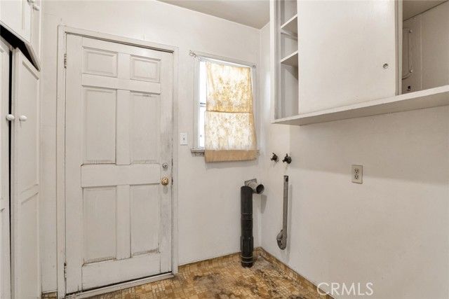 611 S Sparks Street, Burbank, CA 91506