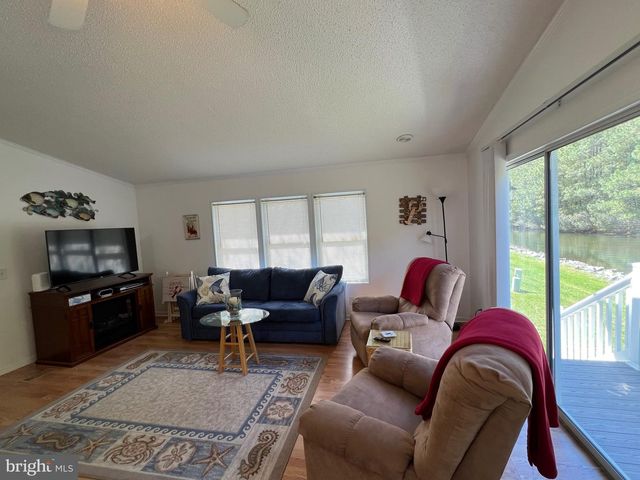 8318 S LONGBOAT WAY, Berlin, MD 21811