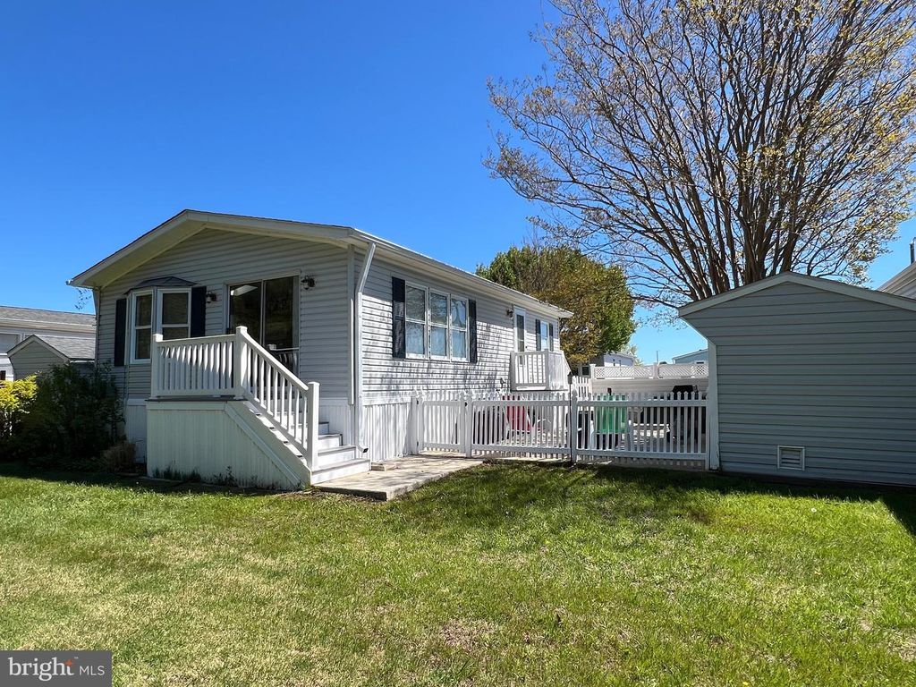8318 S LONGBOAT WAY, Berlin, MD 21811