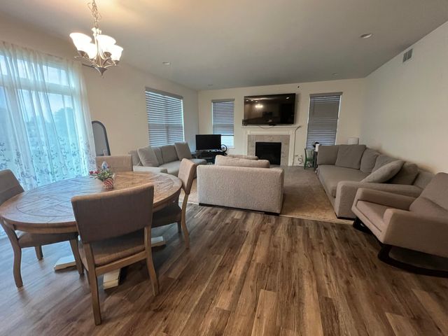 10193 California Street, Crown Point, IN 46307