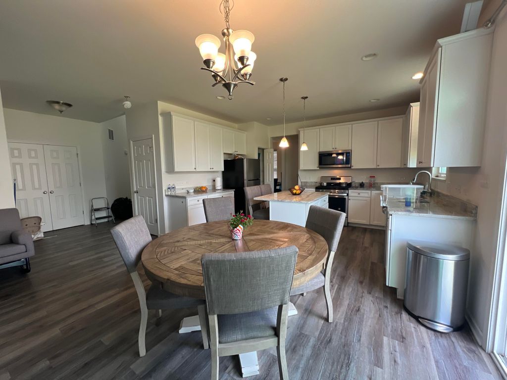 10193 California Street, Crown Point, IN 46307