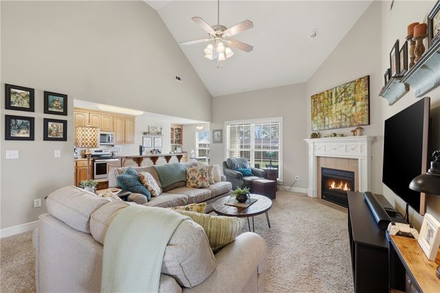 8477 W Vista Terrace Drive, Fayetteville, AR 72704