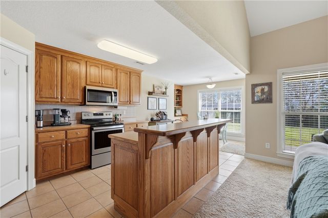 8477 W Vista Terrace Drive, Fayetteville, AR 72704