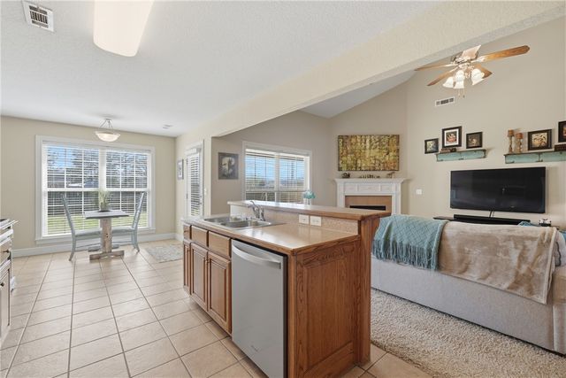 8477 W Vista Terrace Drive, Fayetteville, AR 72704