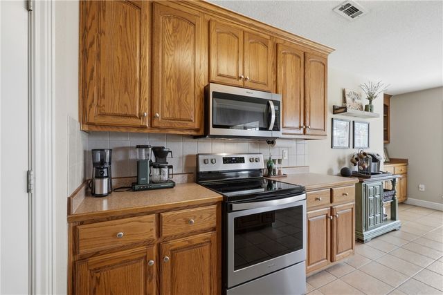 8477 W Vista Terrace Drive, Fayetteville, AR 72704