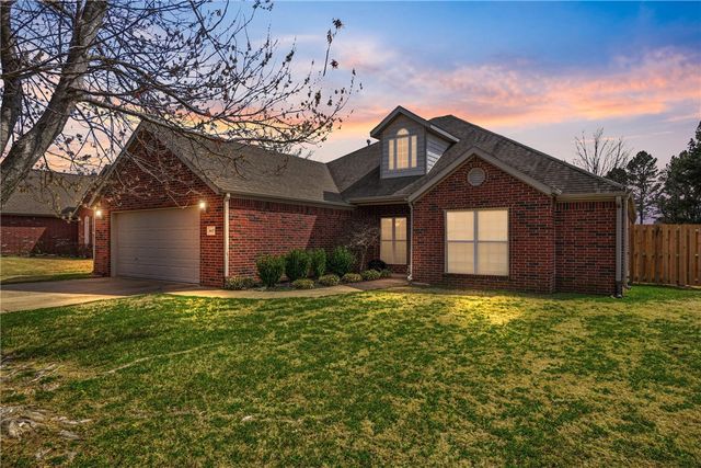 8477 W Vista Terrace Drive, Fayetteville, AR 72704