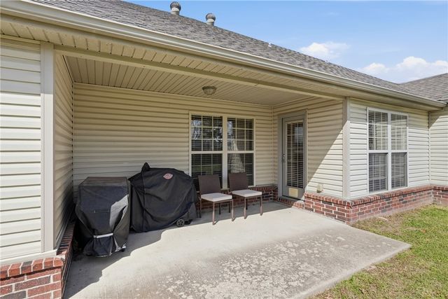 8477 W Vista Terrace Drive, Fayetteville, AR 72704