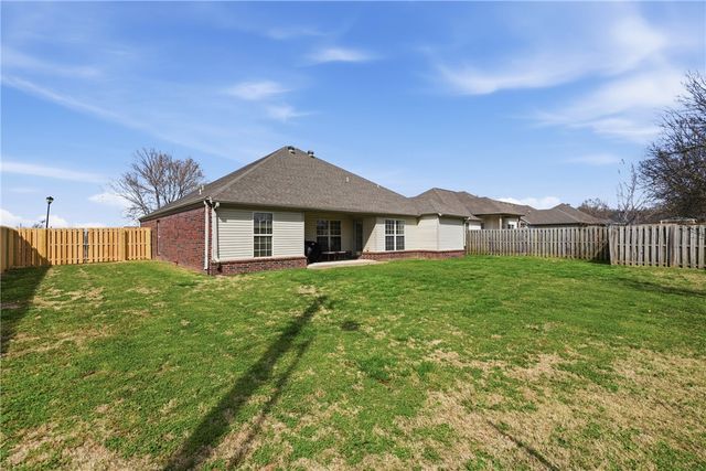 8477 W Vista Terrace Drive, Fayetteville, AR 72704