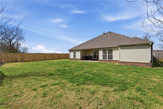 8477 W Vista Terrace Drive, Fayetteville, AR 72704