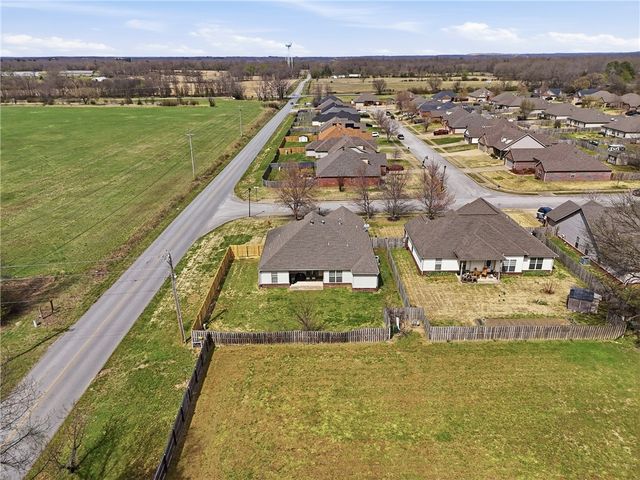 8477 W Vista Terrace Drive, Fayetteville, AR 72704