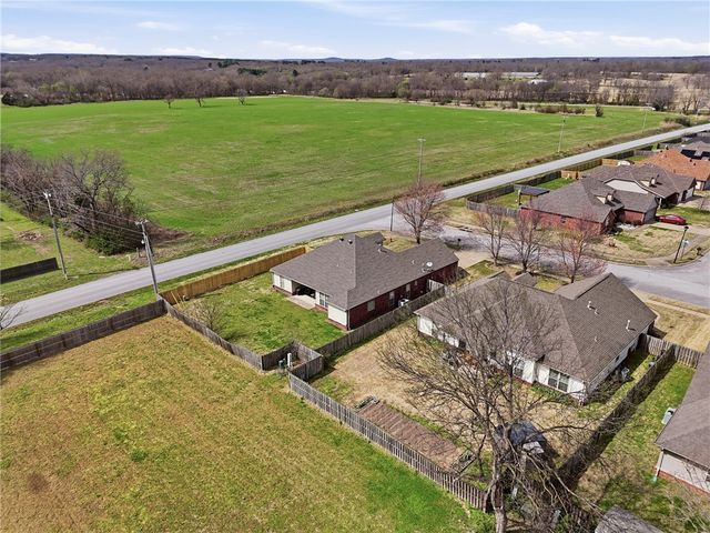 8477 W Vista Terrace Drive, Fayetteville, AR 72704