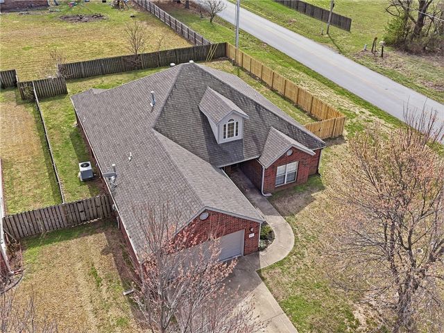 8477 W Vista Terrace Drive, Fayetteville, AR 72704