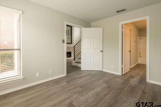 5811 Hollytree, Tyler, TX 75703