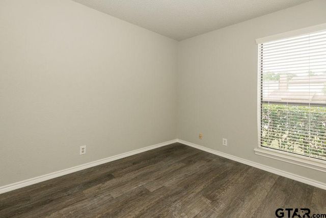 5811 Hollytree, Tyler, TX 75703