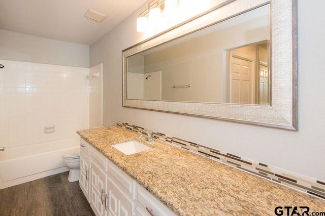 5811 Hollytree, Tyler, TX 75703