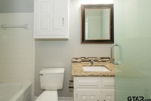 5811 Hollytree, Tyler, TX 75703