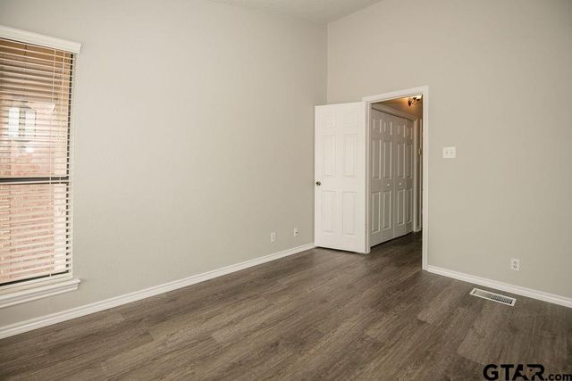 5811 Hollytree, Tyler, TX 75703