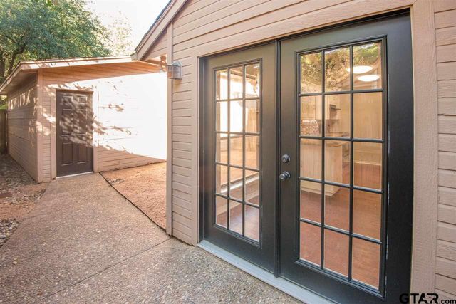 5811 Hollytree, Tyler, TX 75703