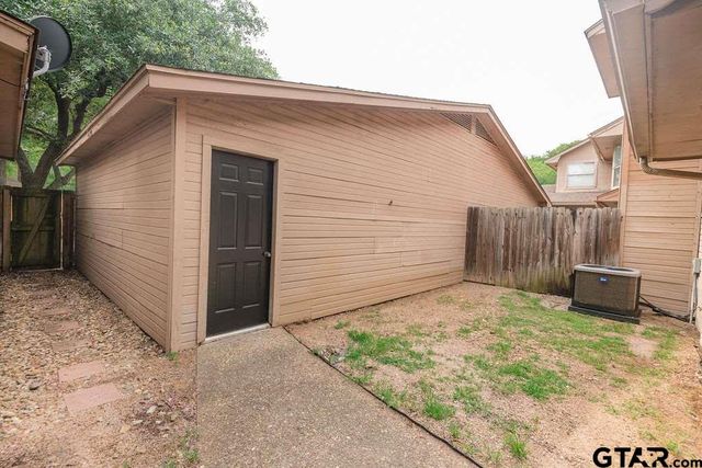 5811 Hollytree, Tyler, TX 75703