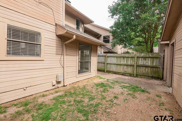 5811 Hollytree, Tyler, TX 75703