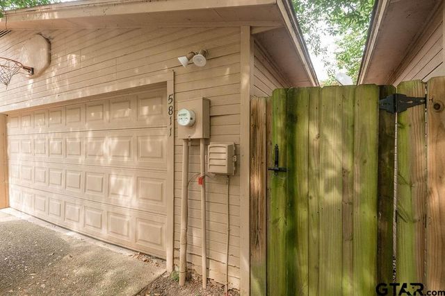5811 Hollytree, Tyler, TX 75703
