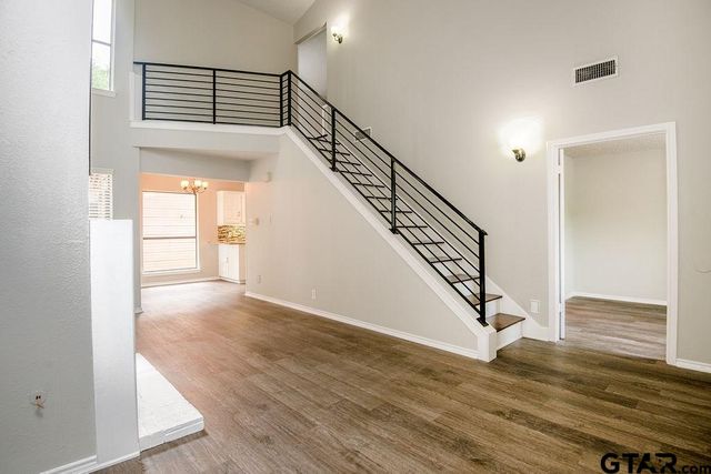 5811 Hollytree, Tyler, TX 75703