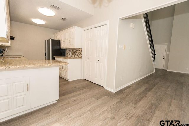 5811 Hollytree, Tyler, TX 75703