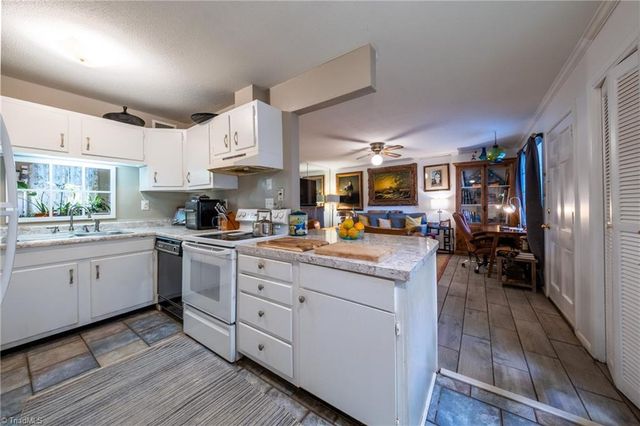 3820 Country Club Road E, Winston-salem, NC 27104