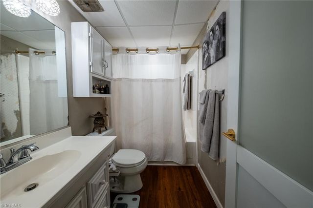 3820 Country Club Road E, Winston-salem, NC 27104