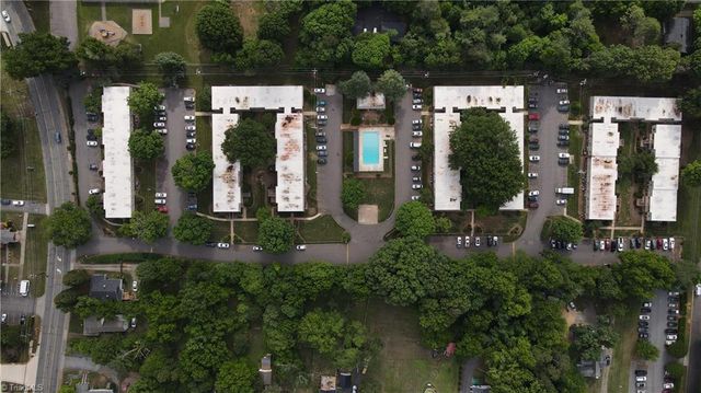 3820 Country Club Road E, Winston-salem, NC 27104