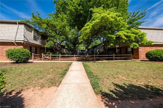 3820 Country Club Road E, Winston-salem, NC 27104