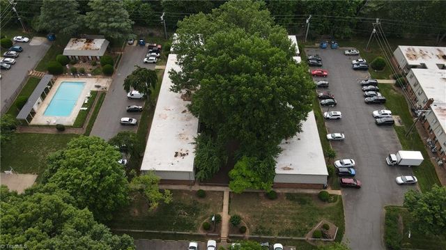 3820 Country Club Road E, Winston-salem, NC 27104