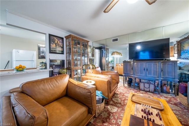 3820 Country Club Road E, Winston-salem, NC 27104