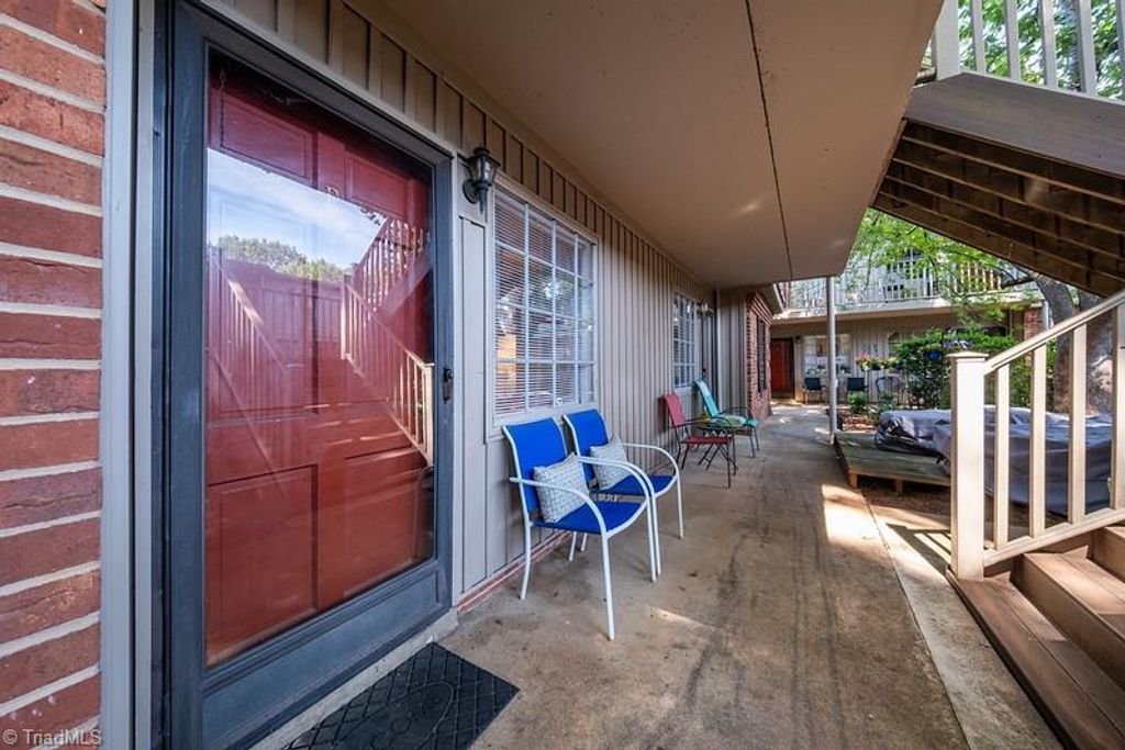 3820 Country Club Road E, Winston-salem, NC 27104