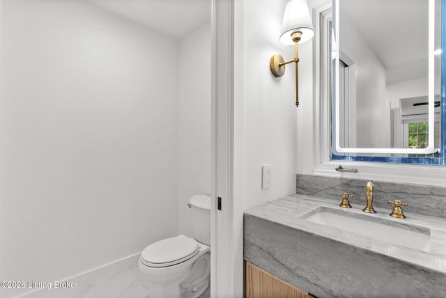 1608 Dunbarton Wynde, Louisville, KY 40205