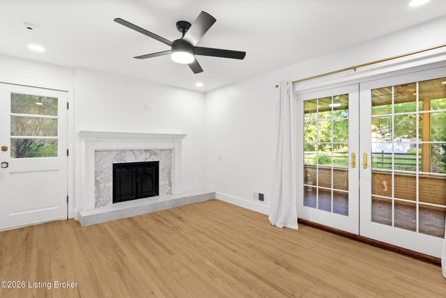 1608 Dunbarton Wynde, Louisville, KY 40205