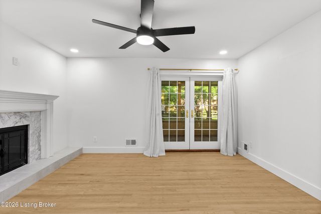 1608 Dunbarton Wynde, Louisville, KY 40205
