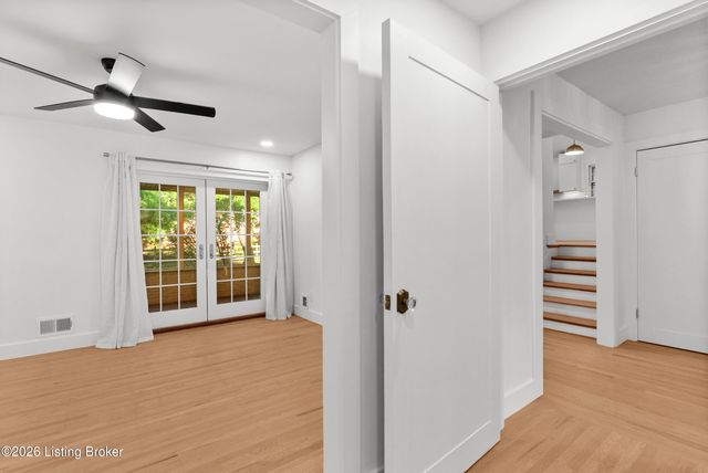 1608 Dunbarton Wynde, Louisville, KY 40205