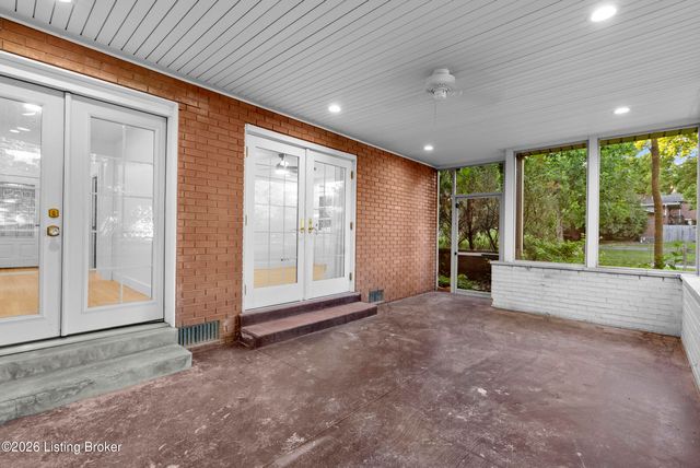 1608 Dunbarton Wynde, Louisville, KY 40205