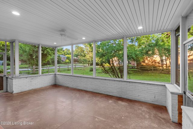 1608 Dunbarton Wynde, Louisville, KY 40205