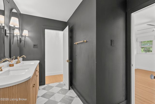 1608 Dunbarton Wynde, Louisville, KY 40205