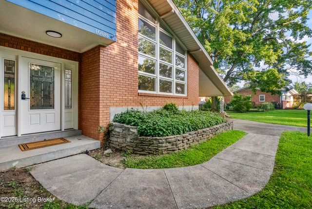 1608 Dunbarton Wynde, Louisville, KY 40205