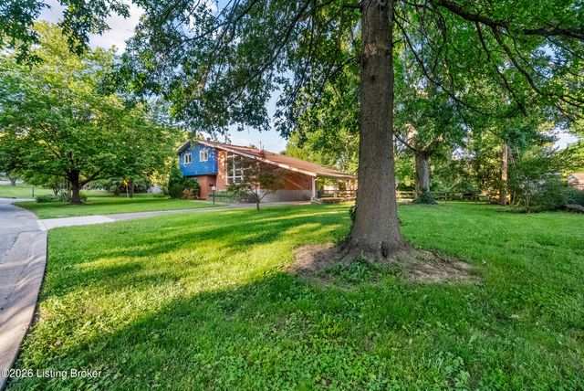 1608 Dunbarton Wynde, Louisville, KY 40205