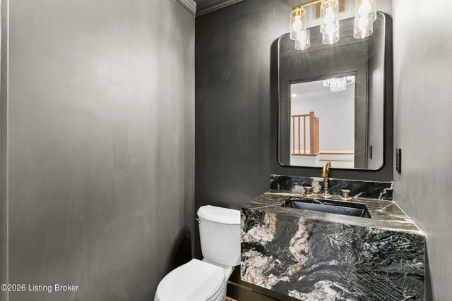 1608 Dunbarton Wynde, Louisville, KY 40205