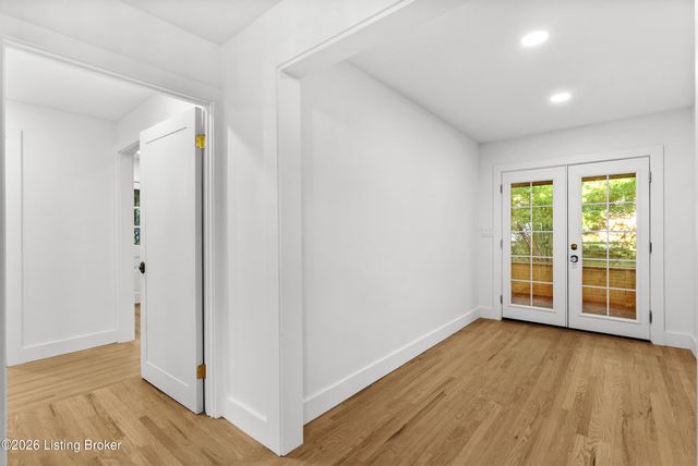 1608 Dunbarton Wynde, Louisville, KY 40205