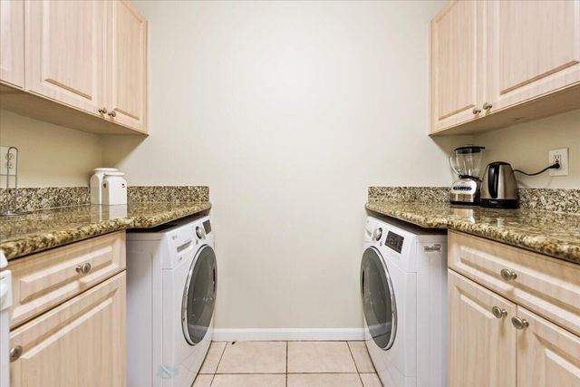 2060 Greenview Shores Boulevard 308, Wellington, FL 33414