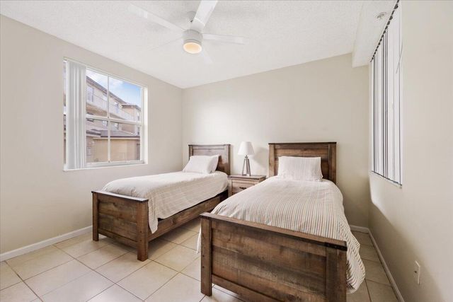 2060 Greenview Shores Boulevard 308, Wellington, FL 33414